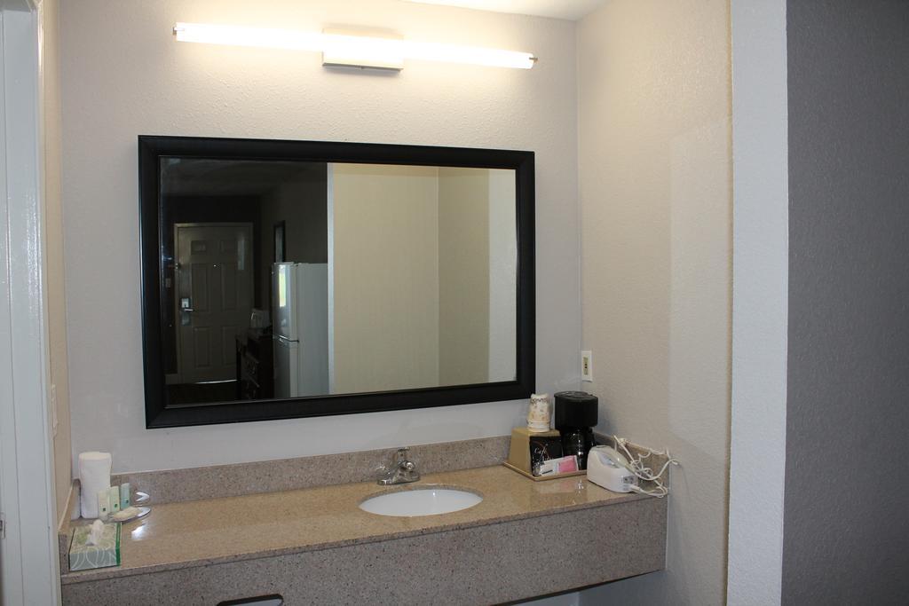 Quality Inn And Suites Port Arthur Nederland Exterior foto